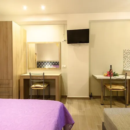Regina Apartman *