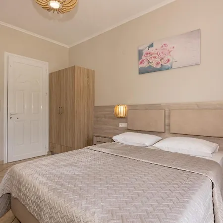 Regina Apartman *